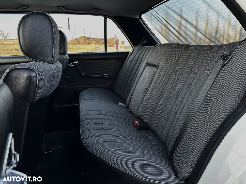 Mercedes-Benz W123 - 25