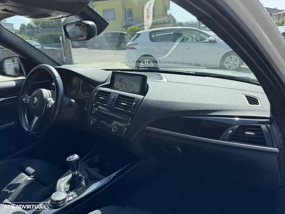 BMW 116 d Pack Desportivo M - 7
