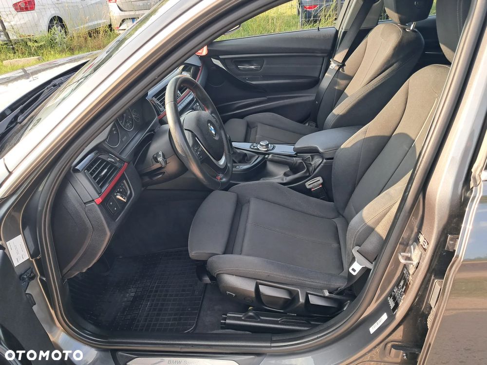 BMW Seria 3 320d Sport Line - 14