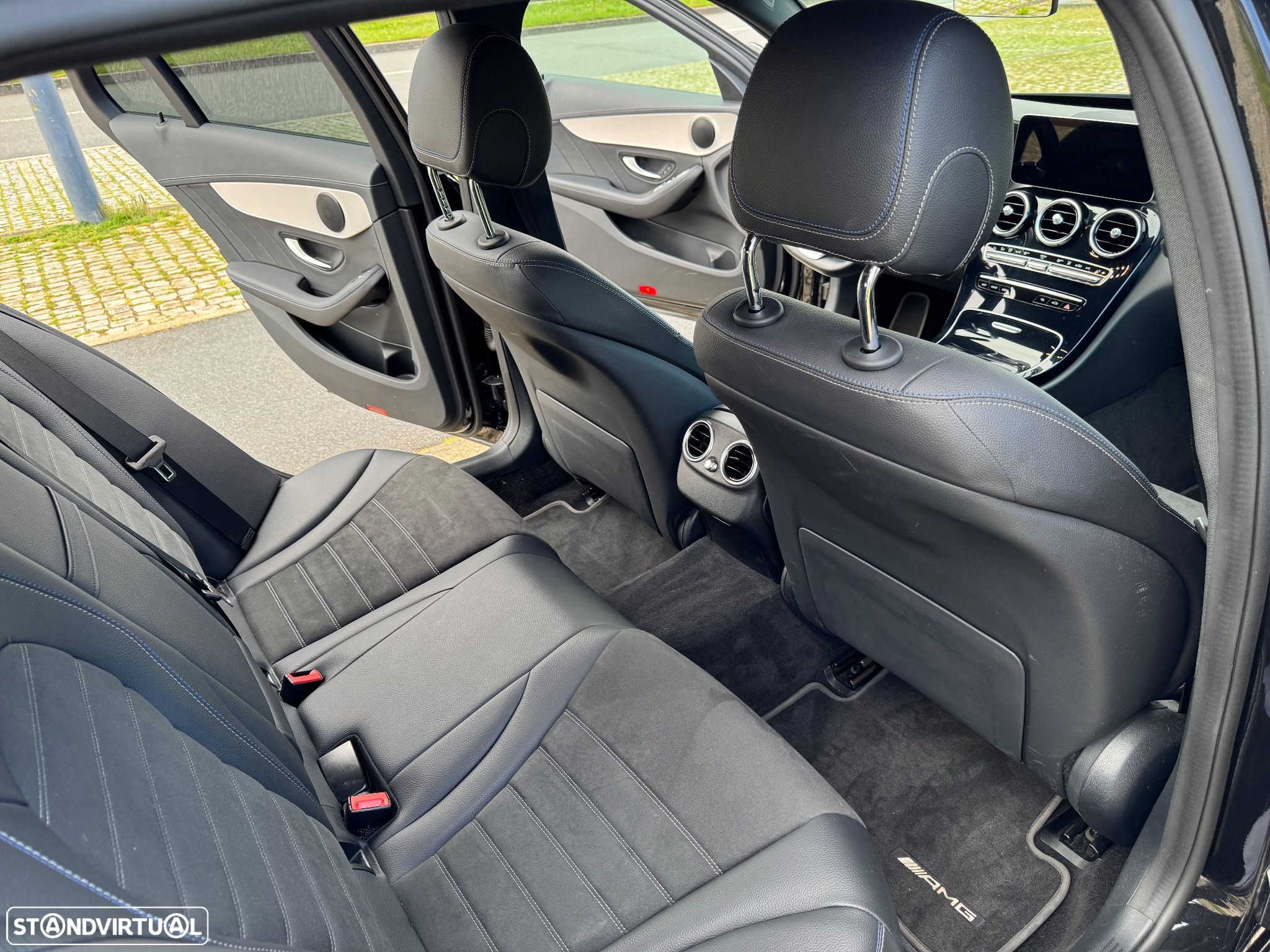Mercedes-Benz C 300 de AMG Line - 23