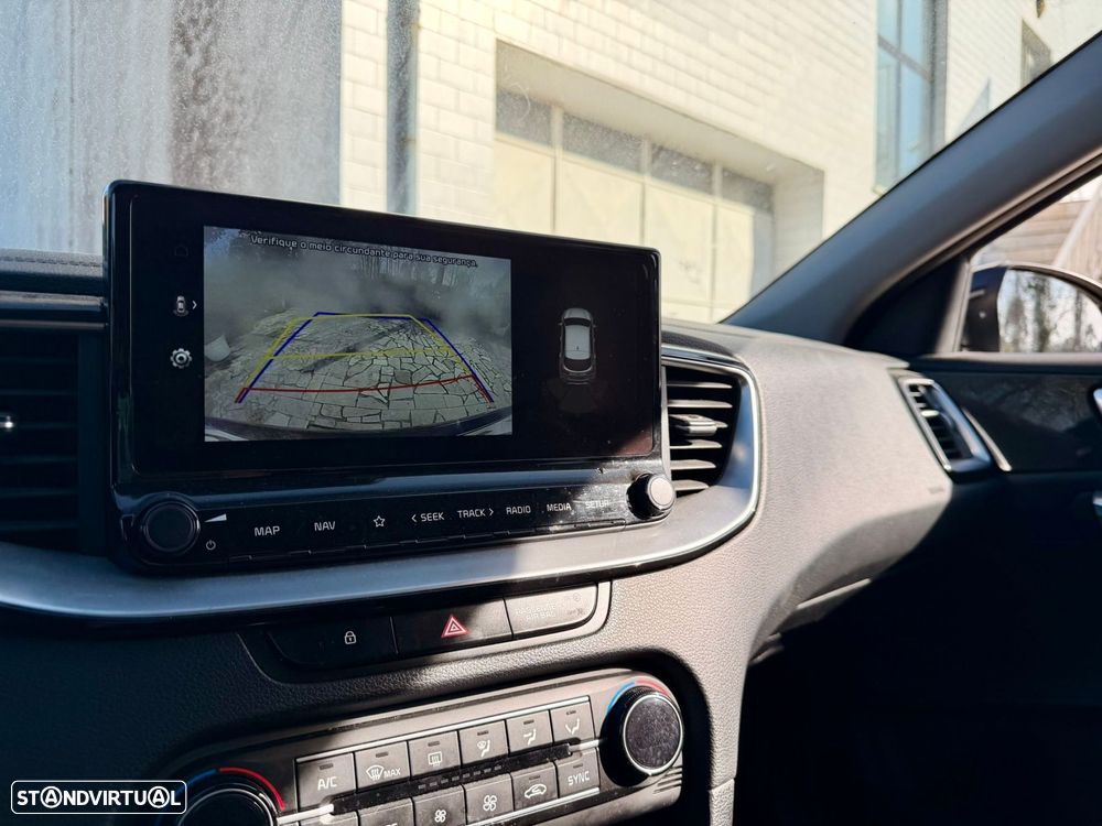 Kia XCeed - 25