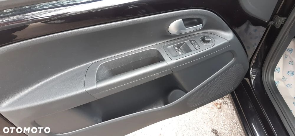 Volkswagen up! 1.0 high - 15