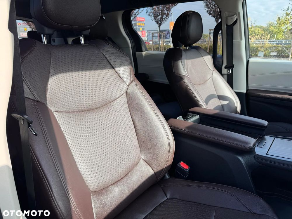 Toyota Sienna - 14