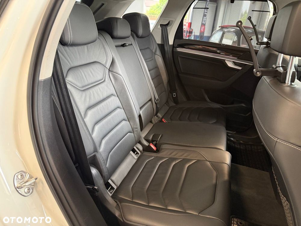 Volkswagen Touareg - 20