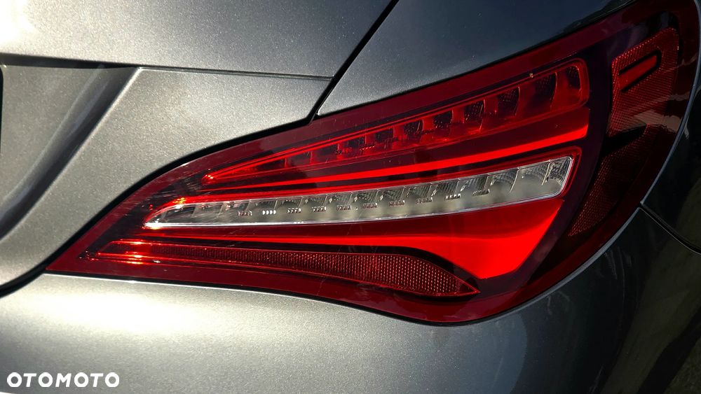 Mercedes-Benz CLA 200 7G-DCT AMG Line - 19