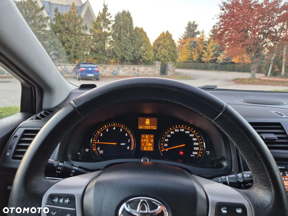 Toyota Avensis 2.0 Prestige NAVI - 31