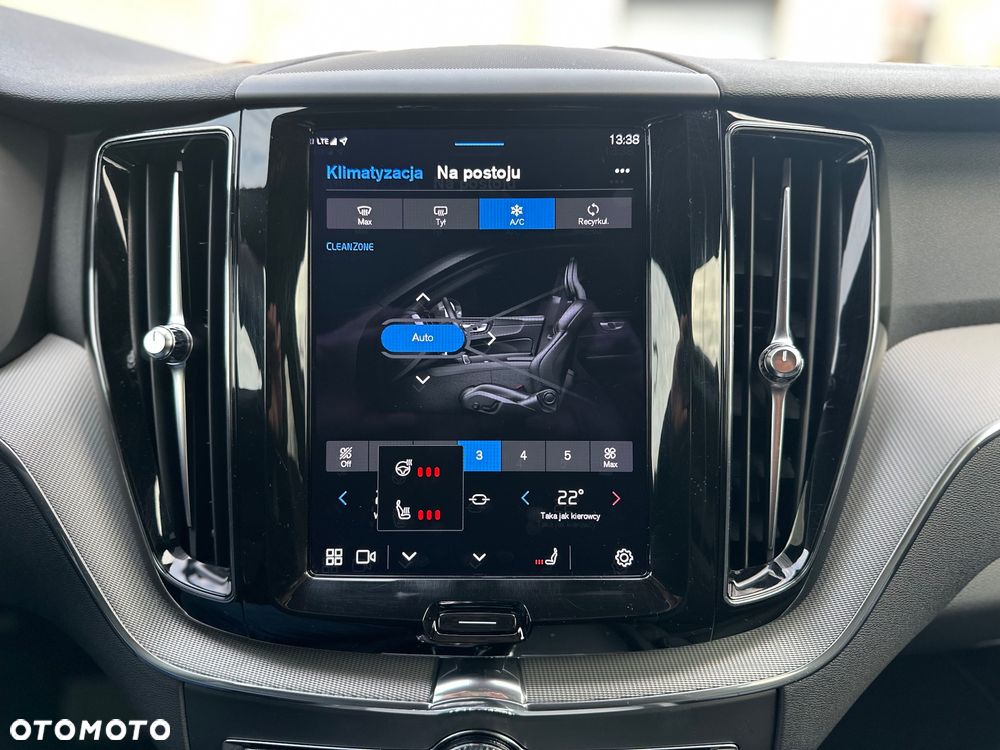 Volvo XC 60 B4 B Plus Dark - 39