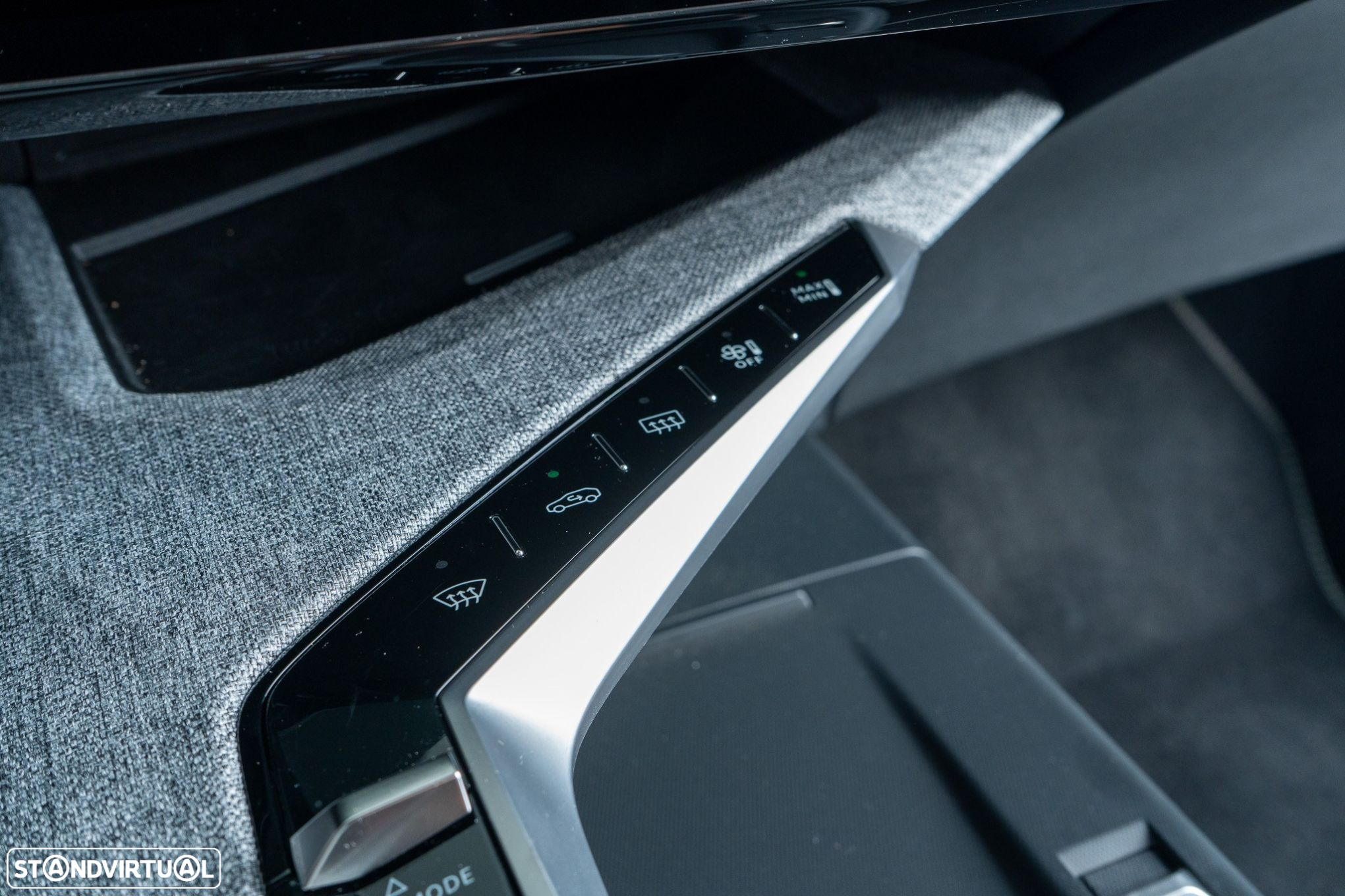 Peugeot E-5008 73 kWh GT - 28