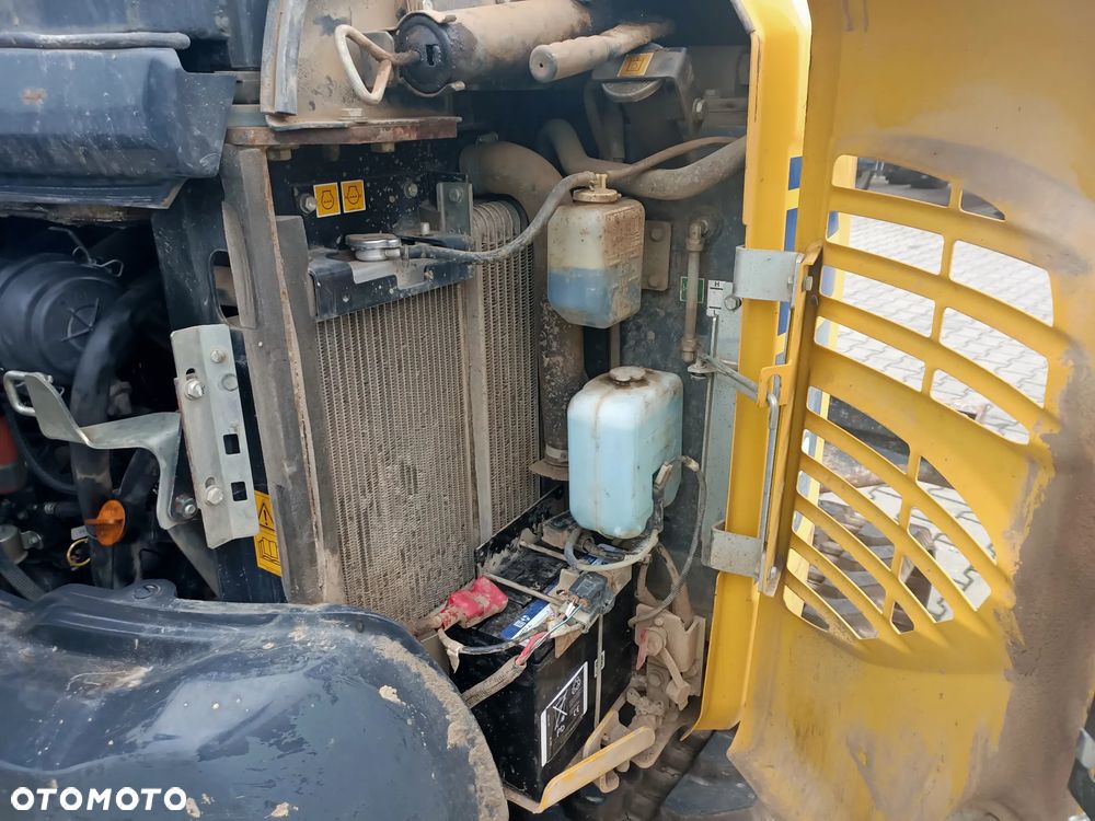 Komatsu PC26MR-3 - 24