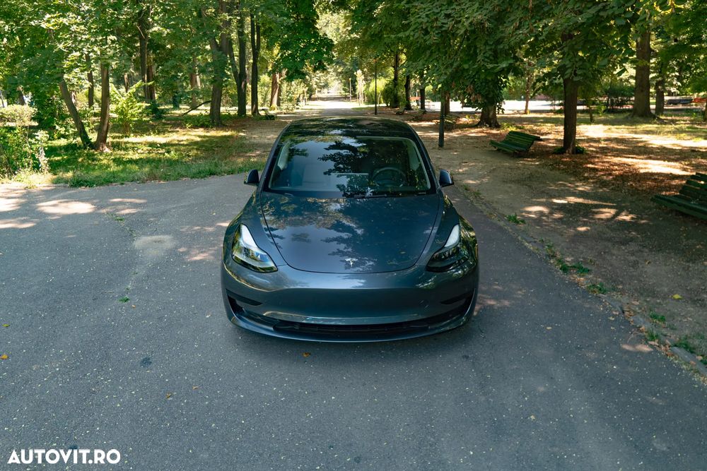 Tesla Model 3 - 2