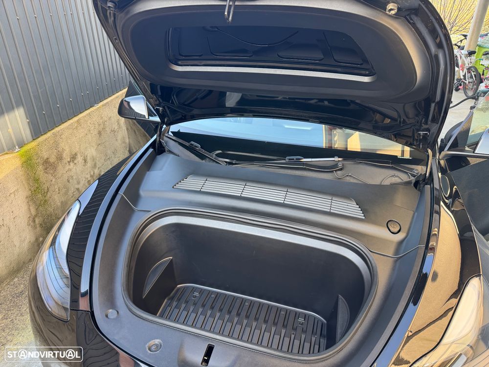 Tesla Model Y Standard - 34