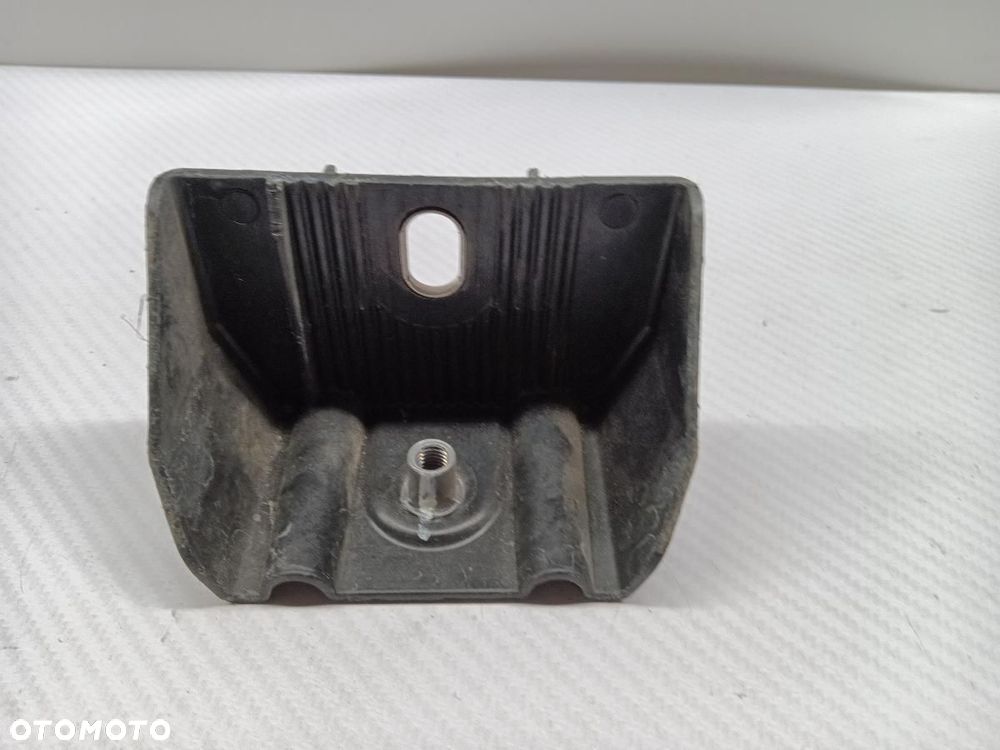 MOCOWANIE CHŁODNICY VW T5 7E0805731 - 2