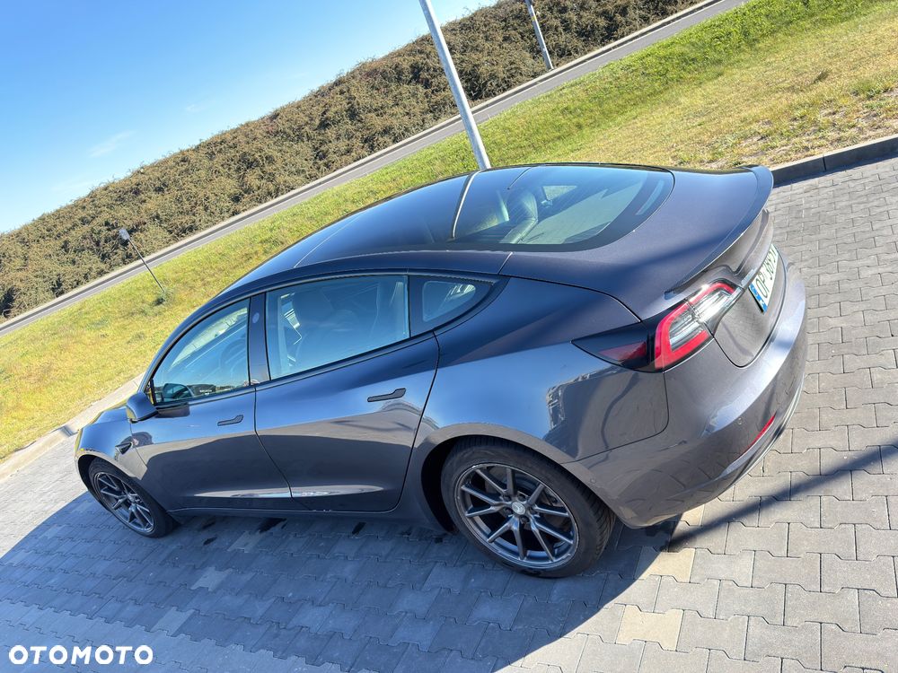Tesla Model 3 Standard Range Plus - 4