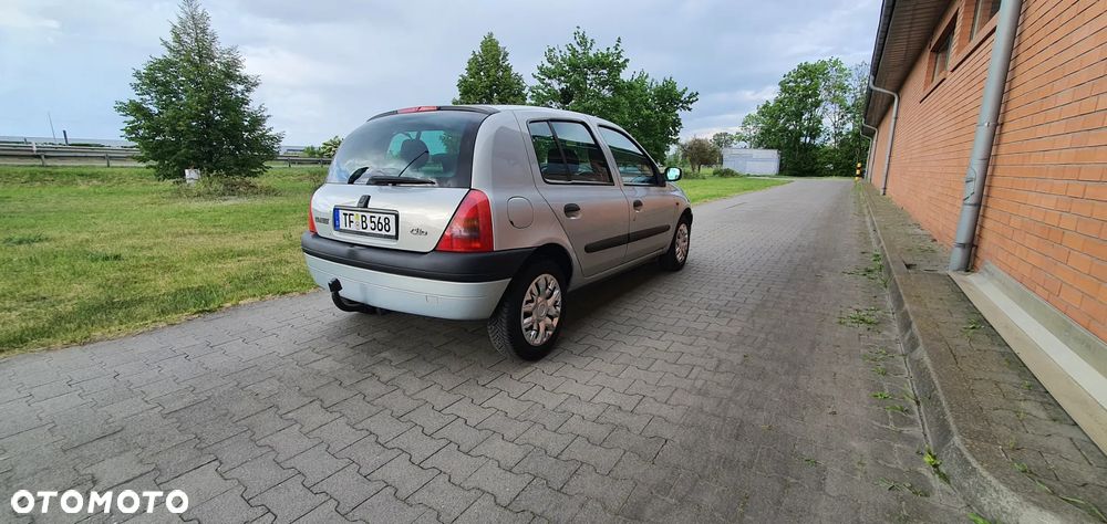 Renault Clio - 8