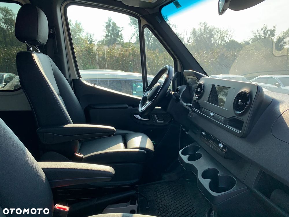 Mercedes-Benz Sprinter - 10