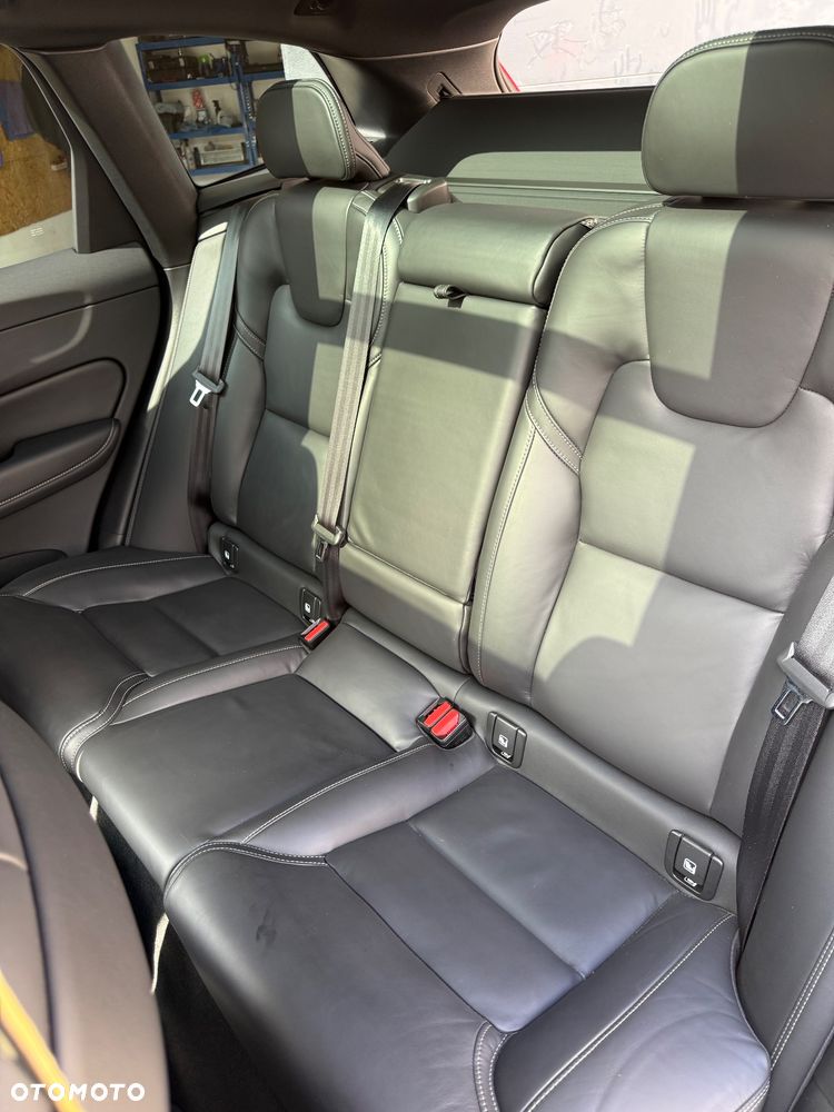 Volvo XC 60 B5 B AWD Ultra Black Edition - 15