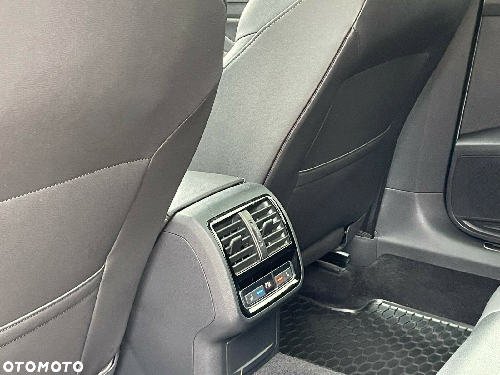Volkswagen Arteon 2.0 TSI R-Line DSG - 12