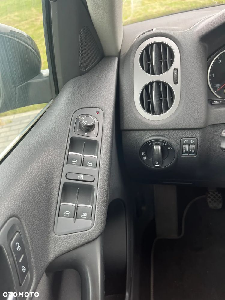 Volkswagen Tiguan 2.0 TDI SCR BlueMotion Technology Lounge Sport & Style - 14