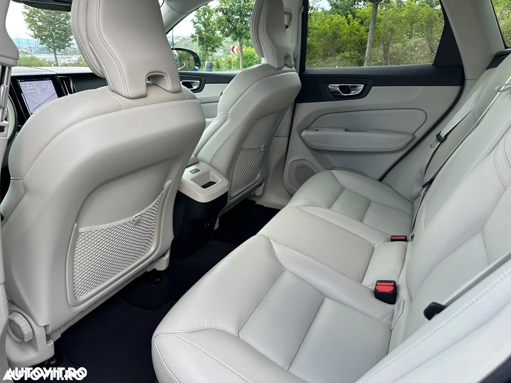 Volvo XC 60 B4 MHEV AT AWD Core - 6