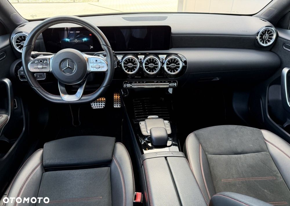 Mercedes-Benz Klasa A 180 AMG Line 7G-DCT - 16