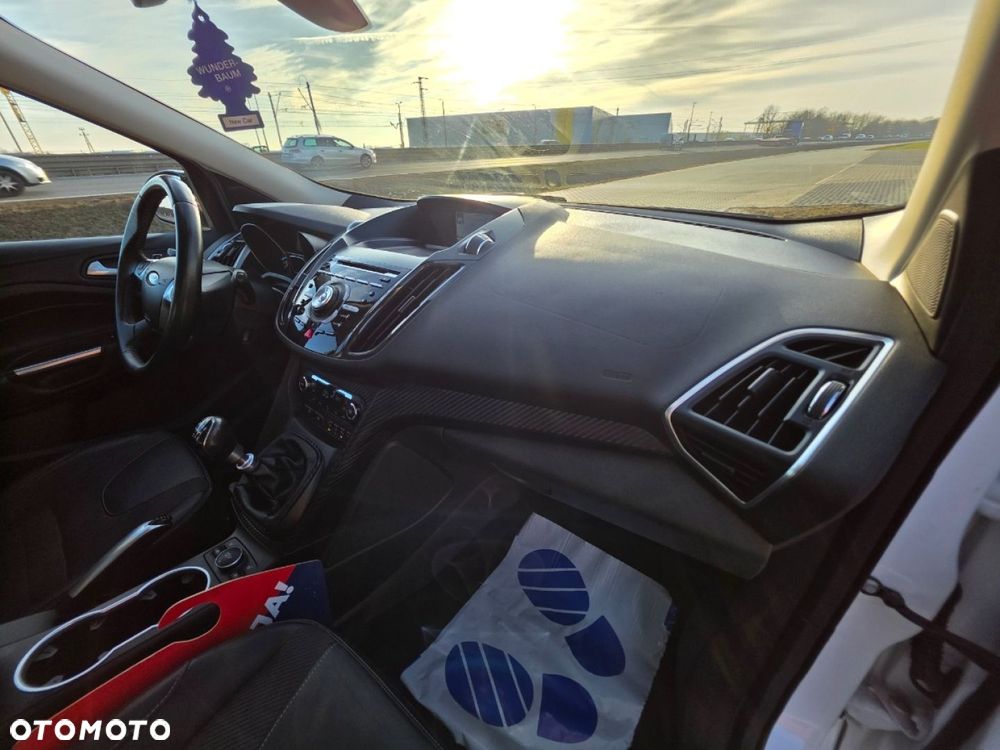Ford Kuga - 25