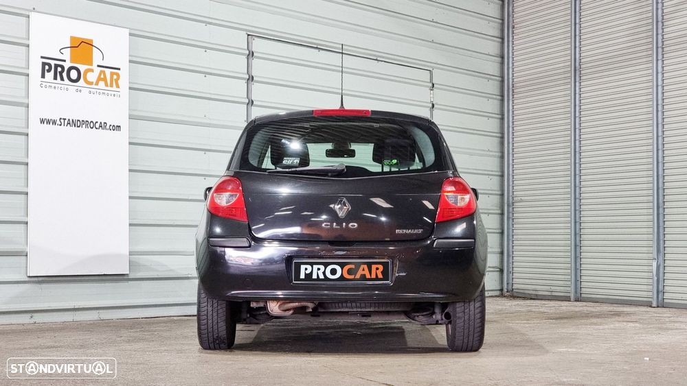 Renault Clio 1.2 16V Confort - 24