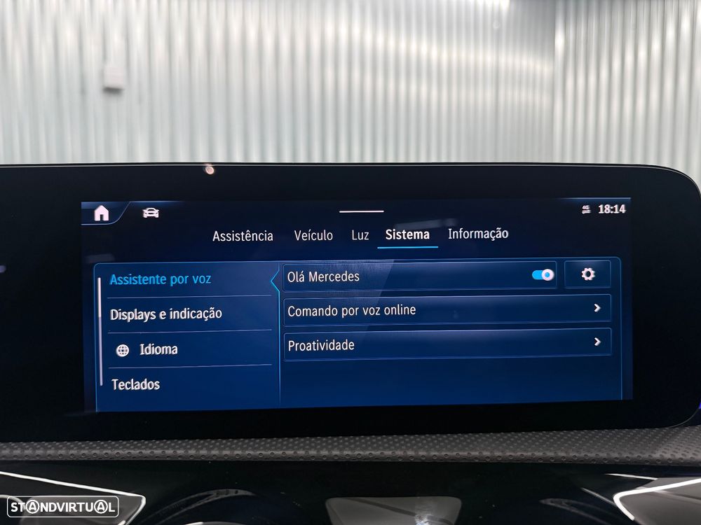 Mercedes-Benz A 250 Limousine e 8G-DCT AMG Line - 12