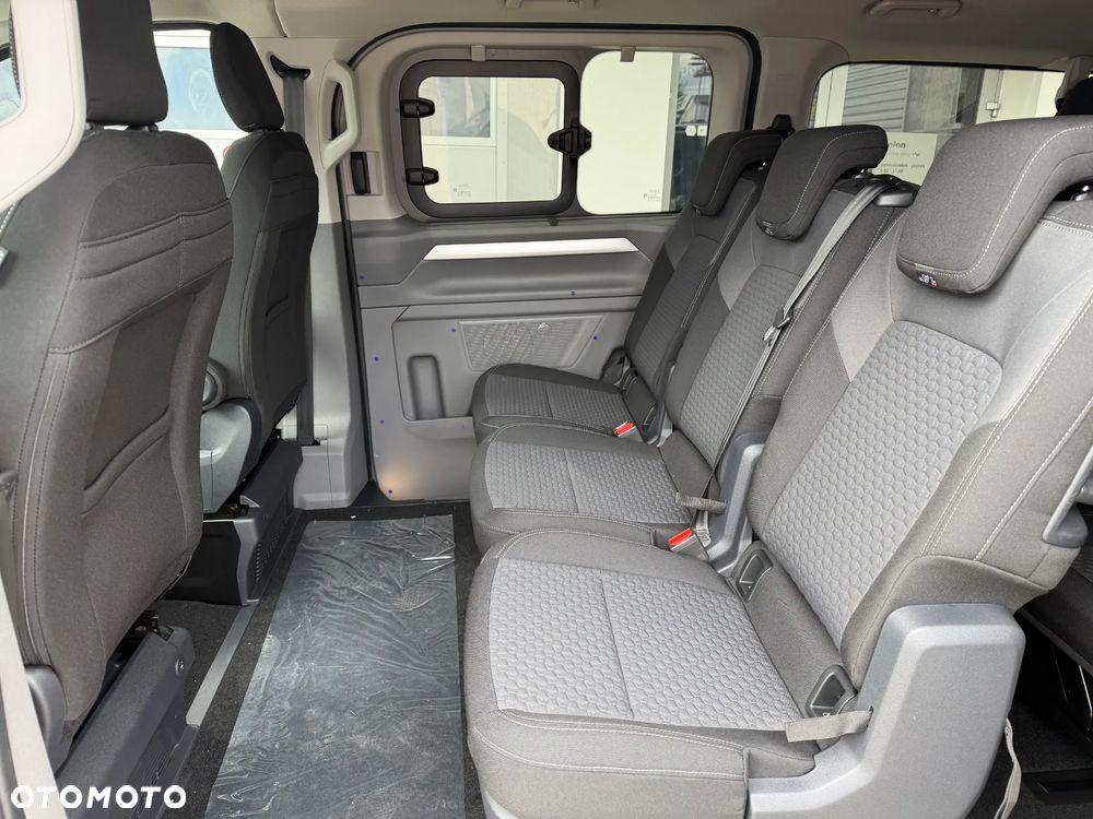 Volkswagen Caravelle - 10