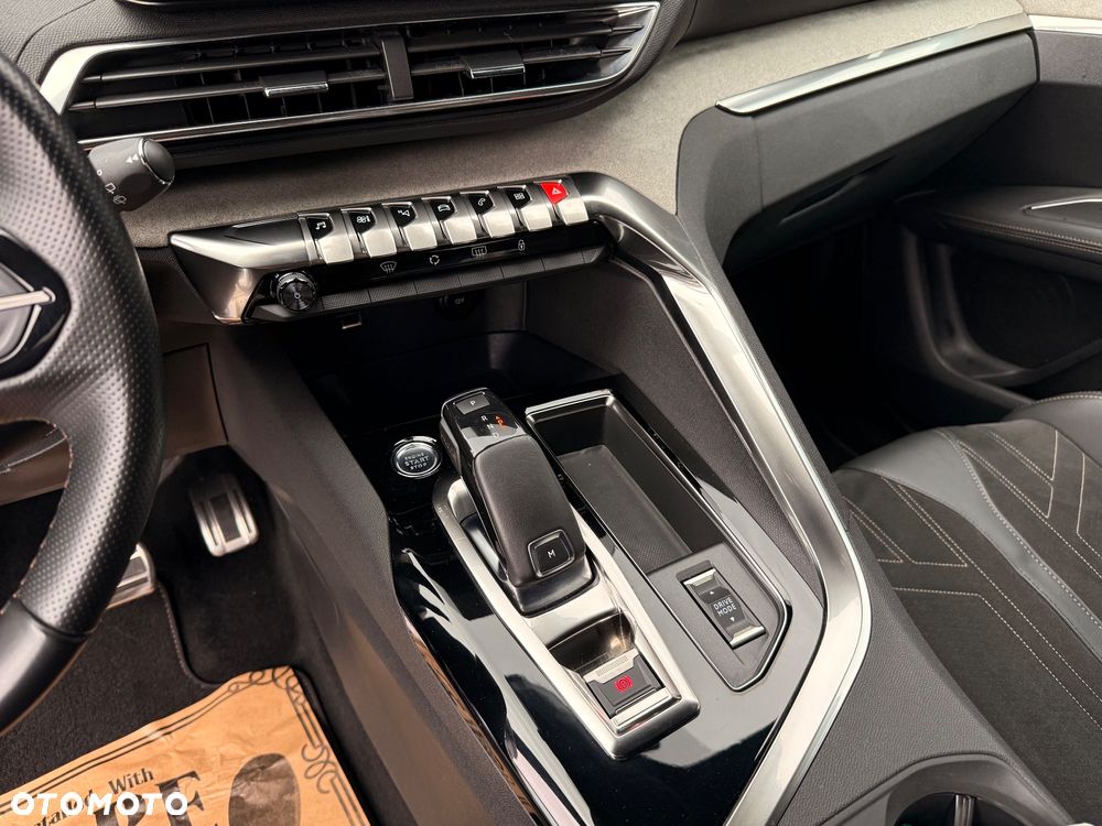 Peugeot 3008 1.6 PureTech GT S&S EAT8 - 29