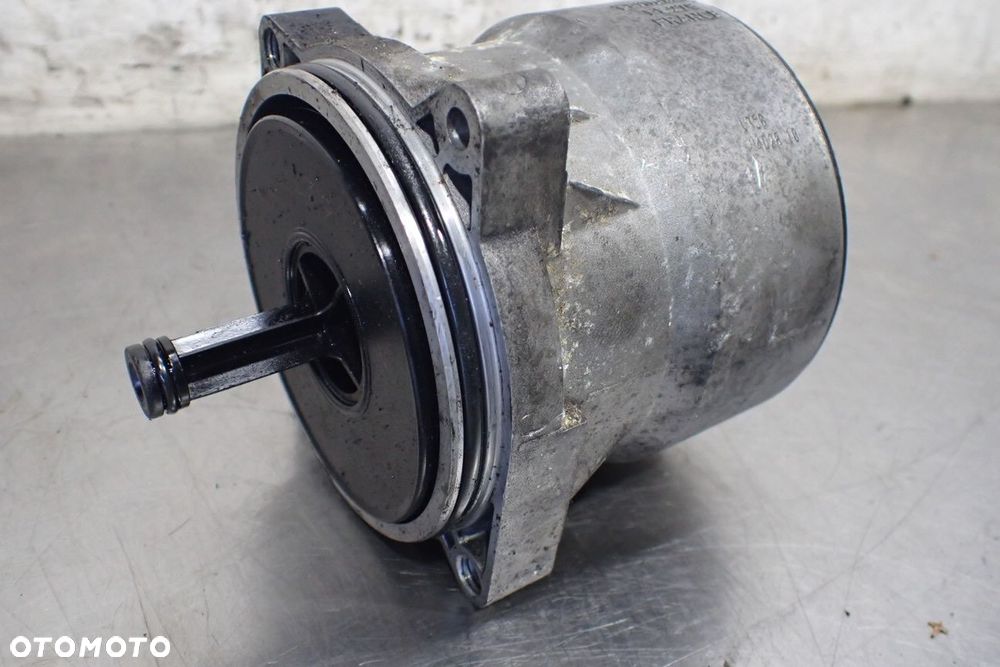 OBUDOWA FILTRA OLEJU VOLKSWAGEN TOUAREG 5.0TDI V10 - 2