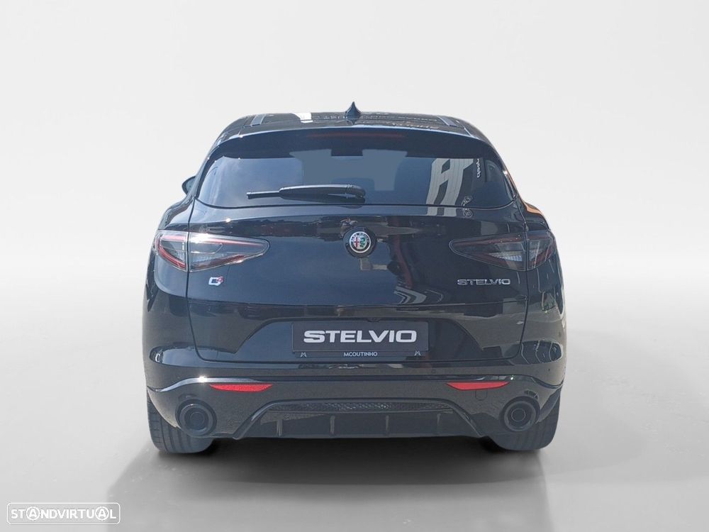 Alfa Romeo Stelvio 2.0 T Veloce Q4 AT8 - 4