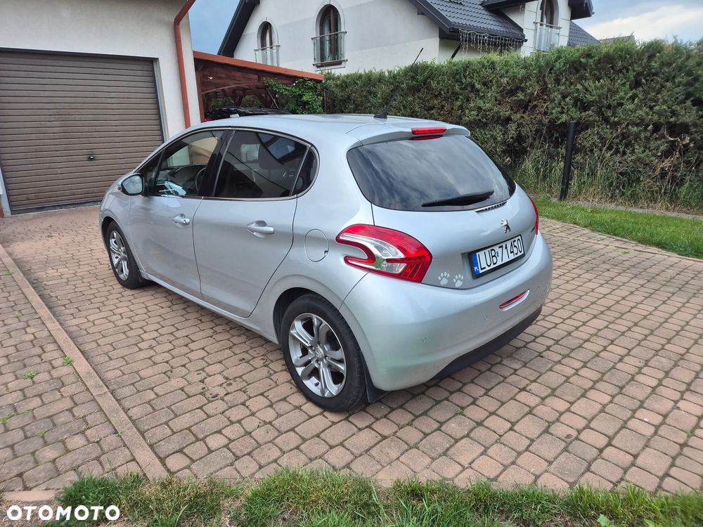 Peugeot 208 120 VTI Allure - 3