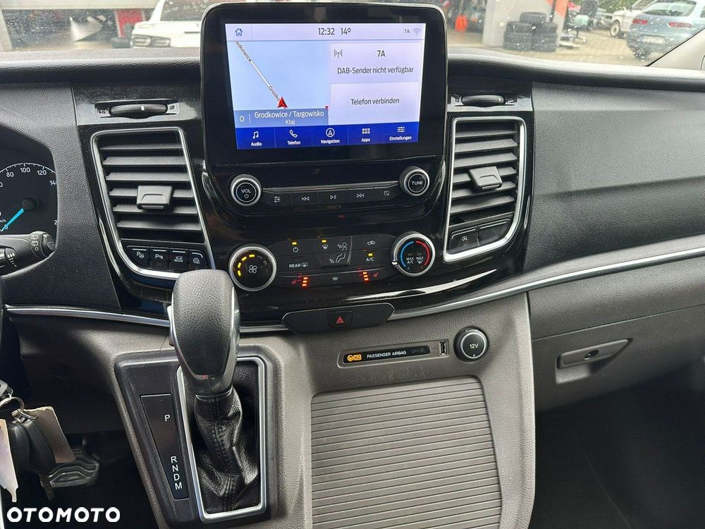 Ford Tourneo Custom - 15