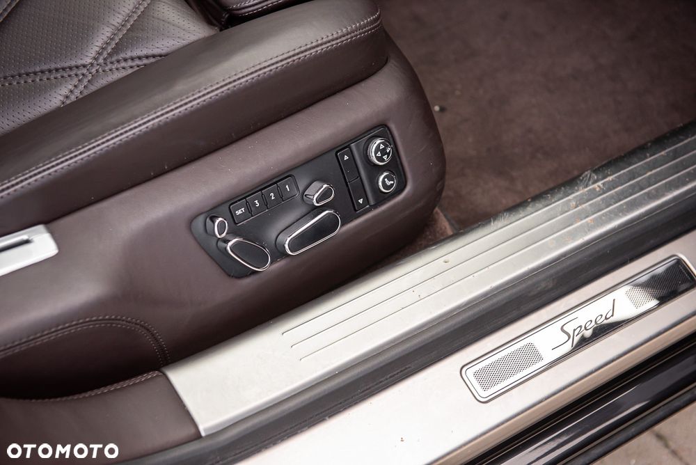 Bentley Flying Spur Mulliner - 32