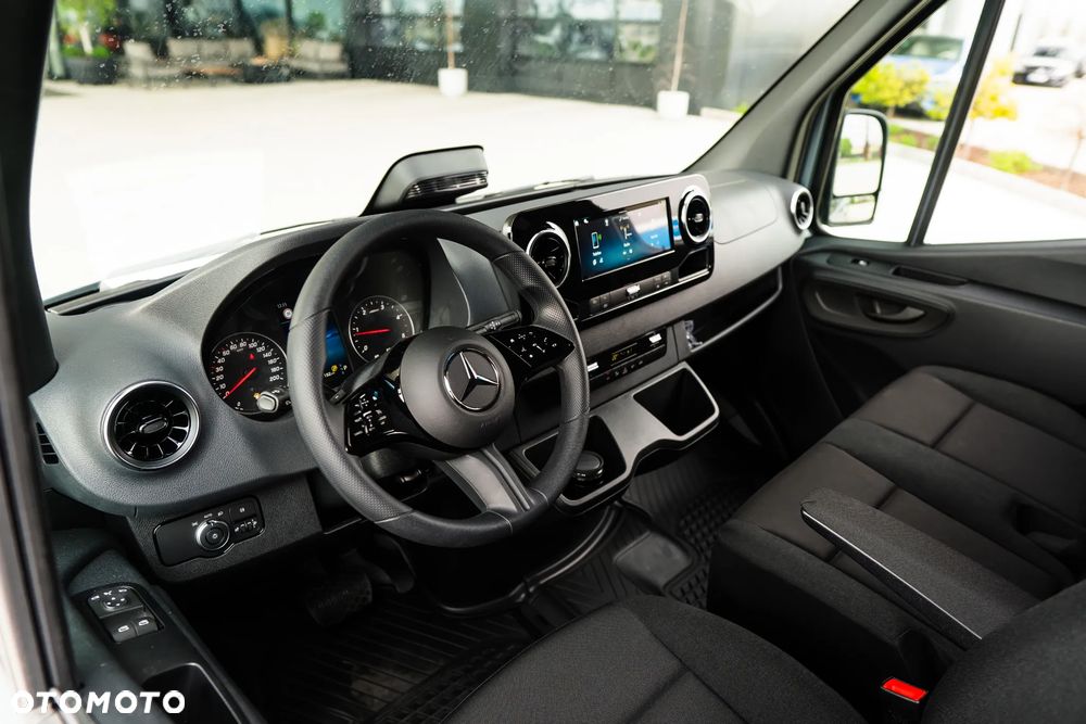 Mercedes-Benz Sprinter - 8