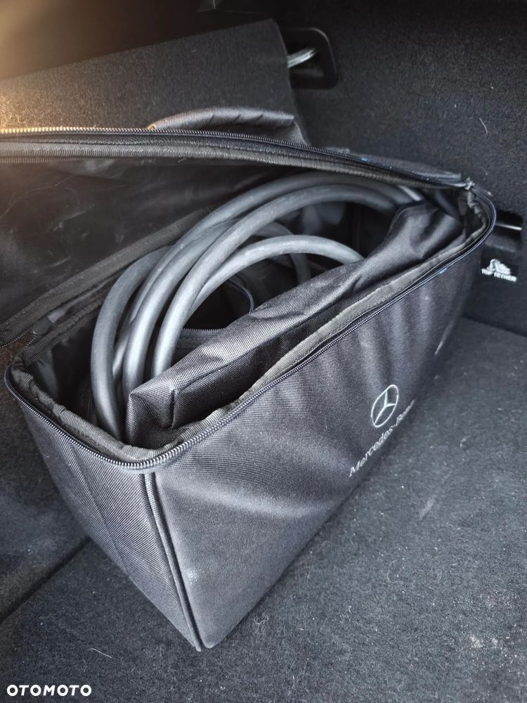 Mercedes-Benz Klasa A 250 E AMG Line 8G-DCT - 32