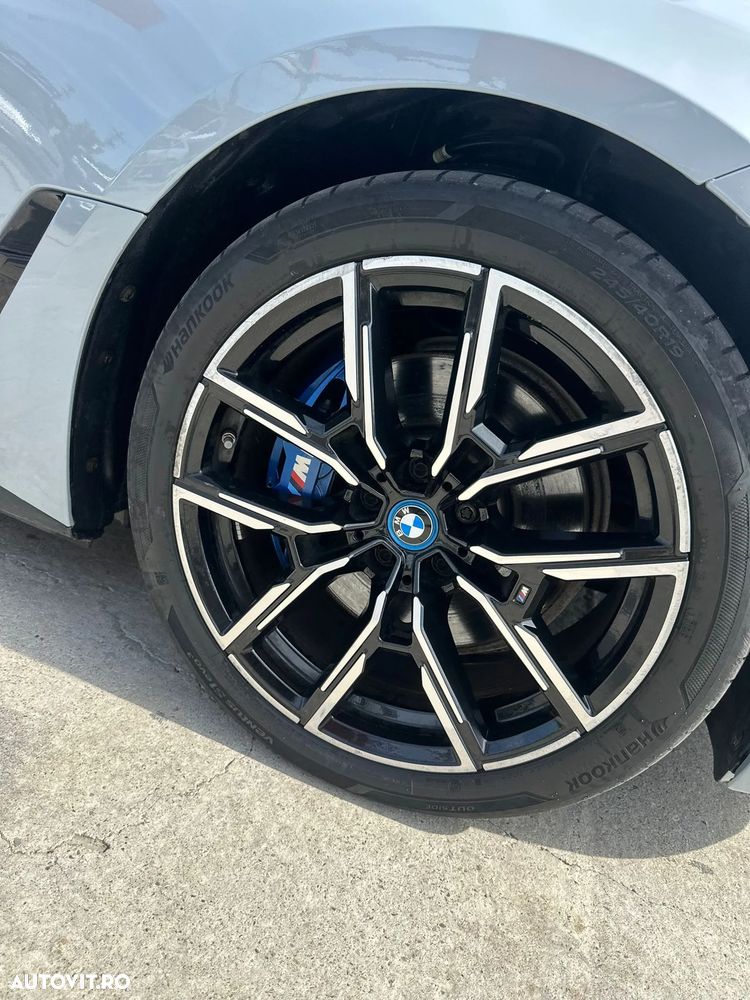 BMW i4 - 13