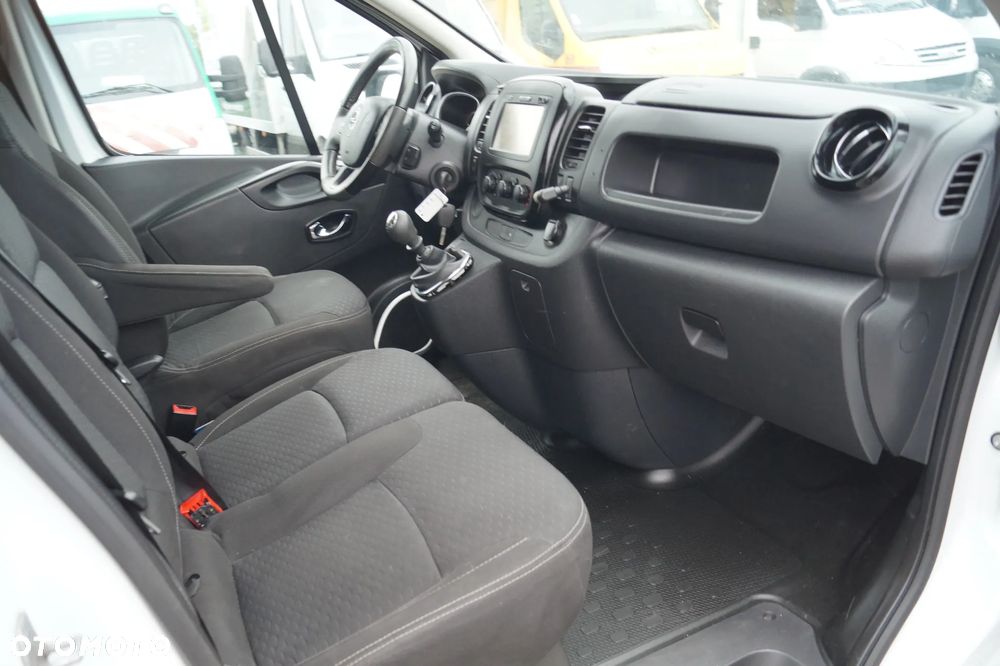 Opel Vivaro - 22