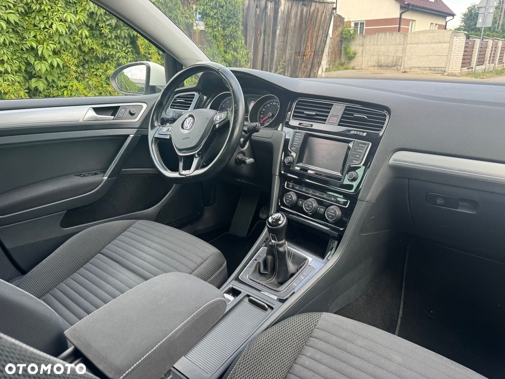 Volkswagen Golf 1.2 TSI BMT Trendline Perfectline - 11