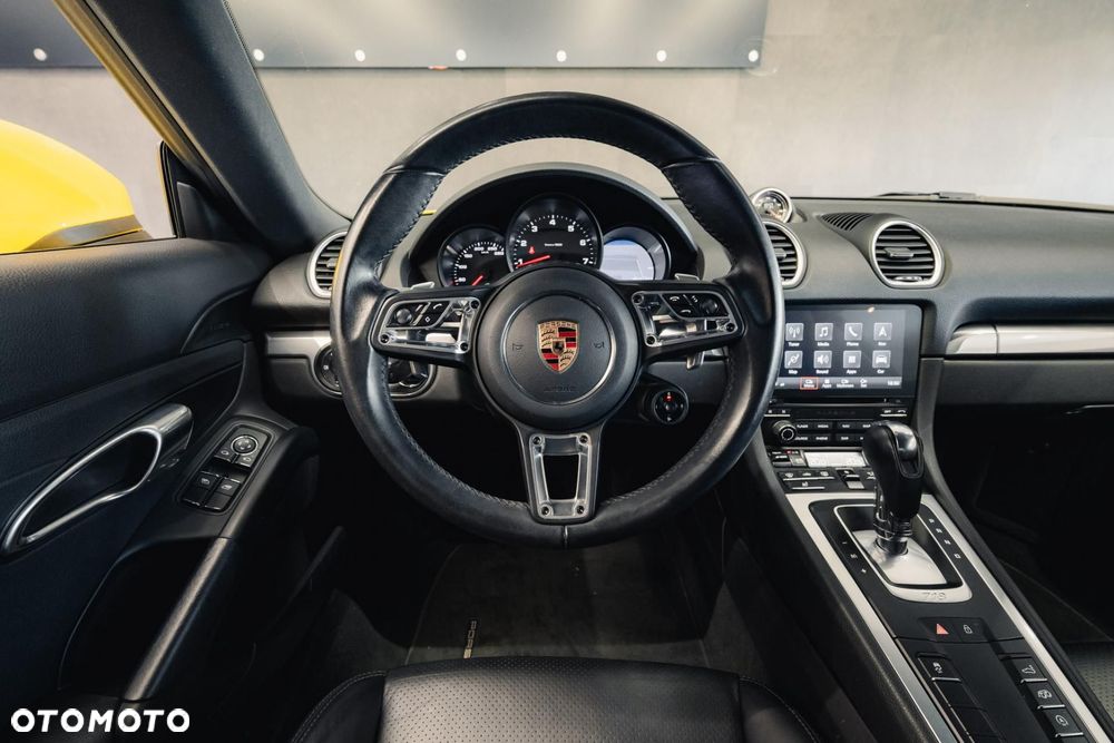 Porsche 718 Cayman - 12