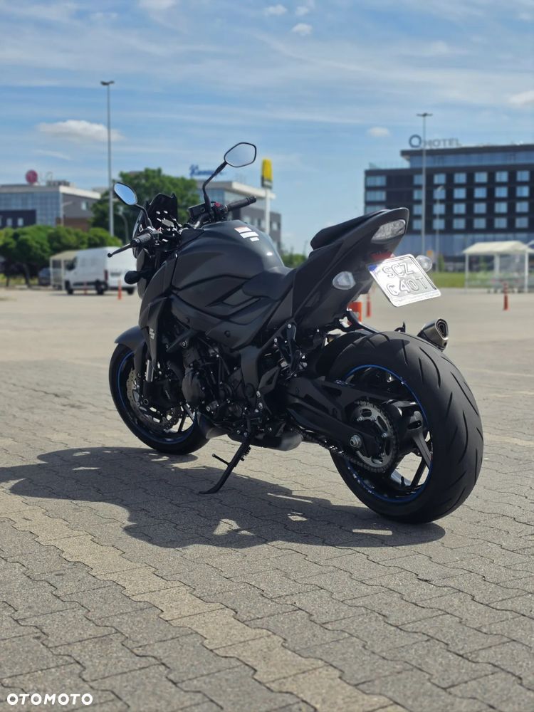 Suzuki GSX - 4