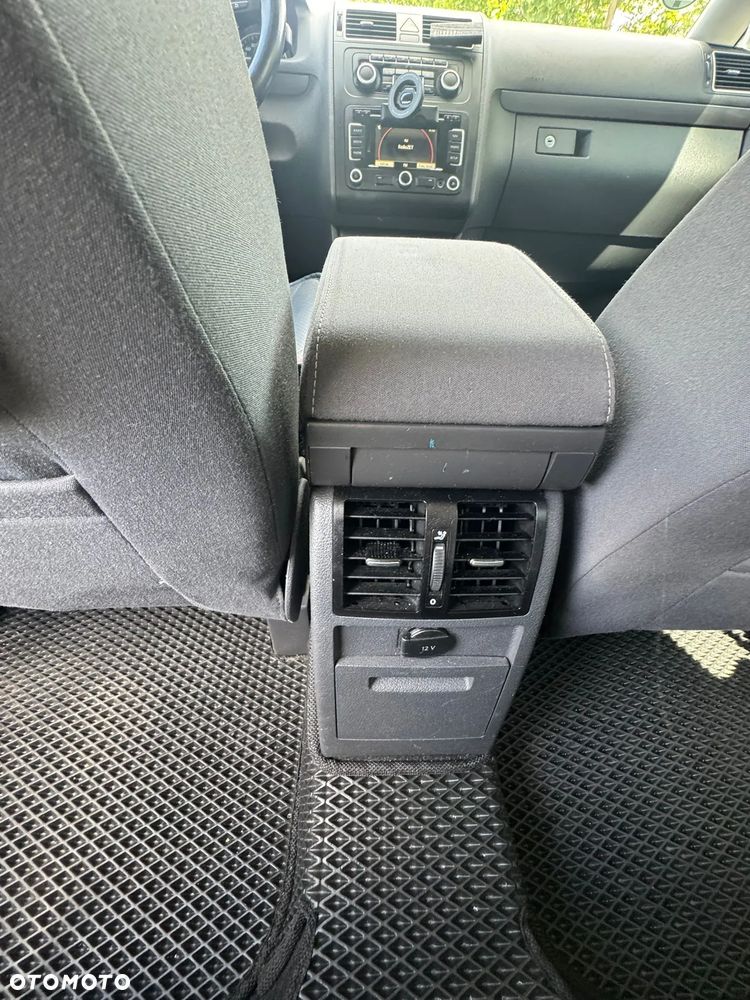 Volkswagen Touran 2.0 TDI Highline DSG - 16