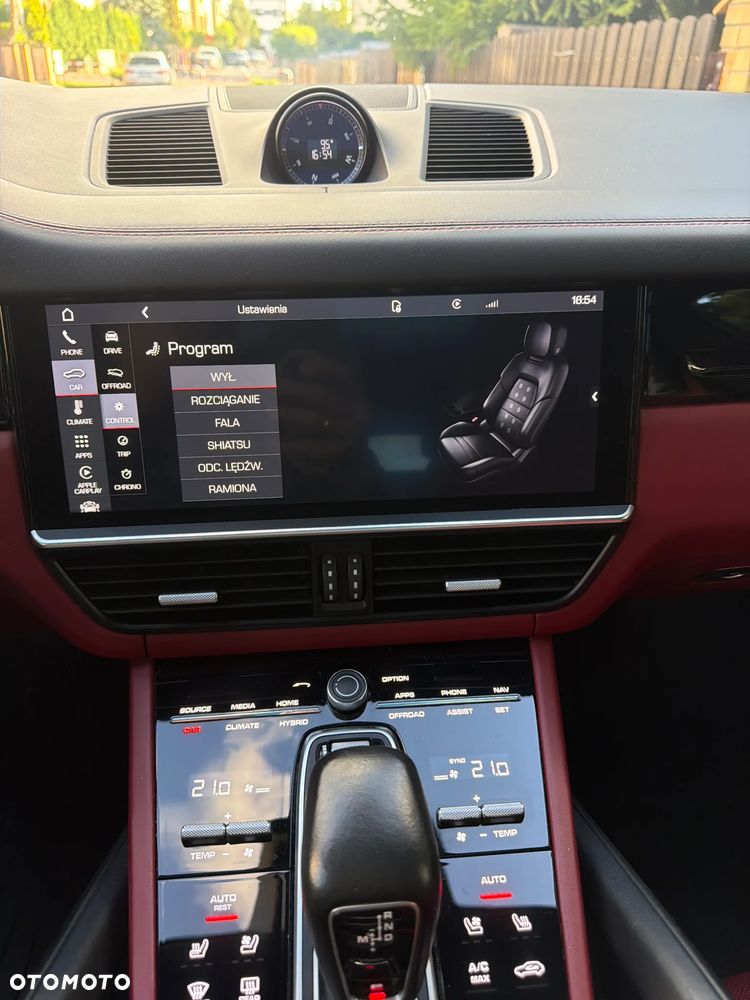 Porsche Cayenne - 21