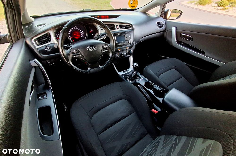 Kia Ceed 1.4 CRDi 90 Vision - 32