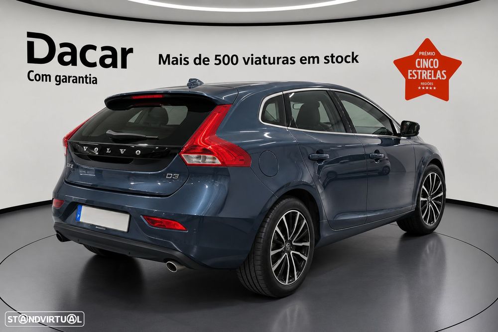 Volvo V40 2.0 D3 Momentum - 3