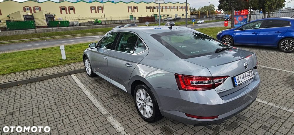 Skoda Superb 2.0 TDI SCR Ambition DSG - 8