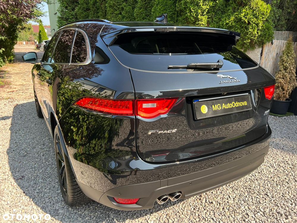 Jaguar F-Pace 2.0 i4D RWD Prestige - 11