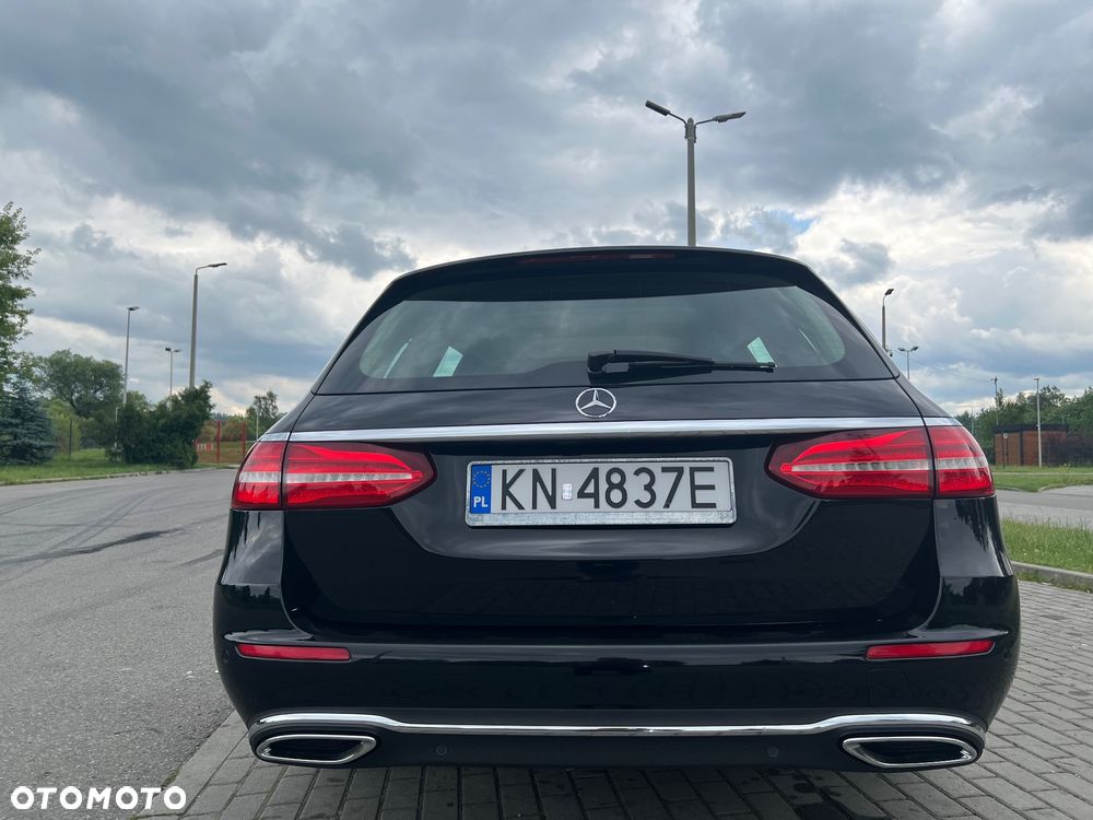 Mercedes-Benz Klasa E 220 d T 9G-TRONIC Exclusive - 5