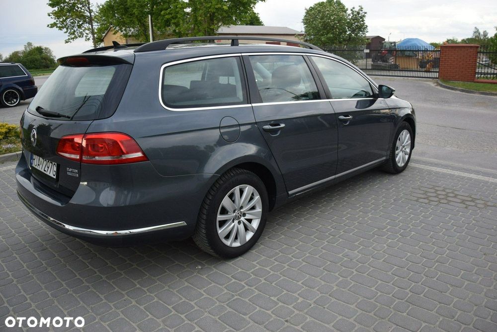 Volkswagen Passat - 16