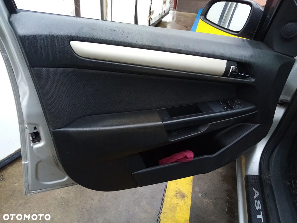 OPEL ASTRA H LIFT 1.6 16V 06-14 - WYŚWIETLACZ RADIA - 17